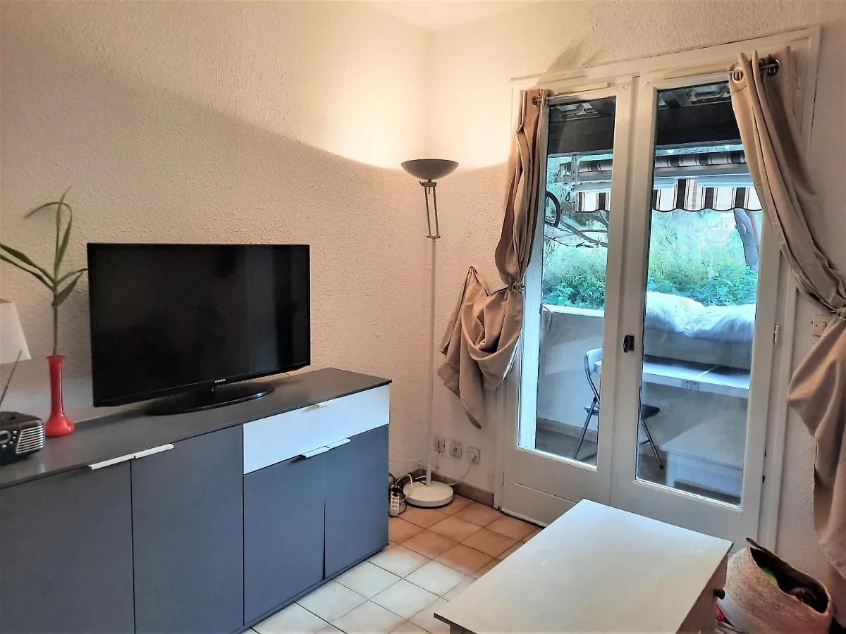 Cavalaire Sur Mer Appartement T3-160 M Plage - 800 M Centre-Ville. Park