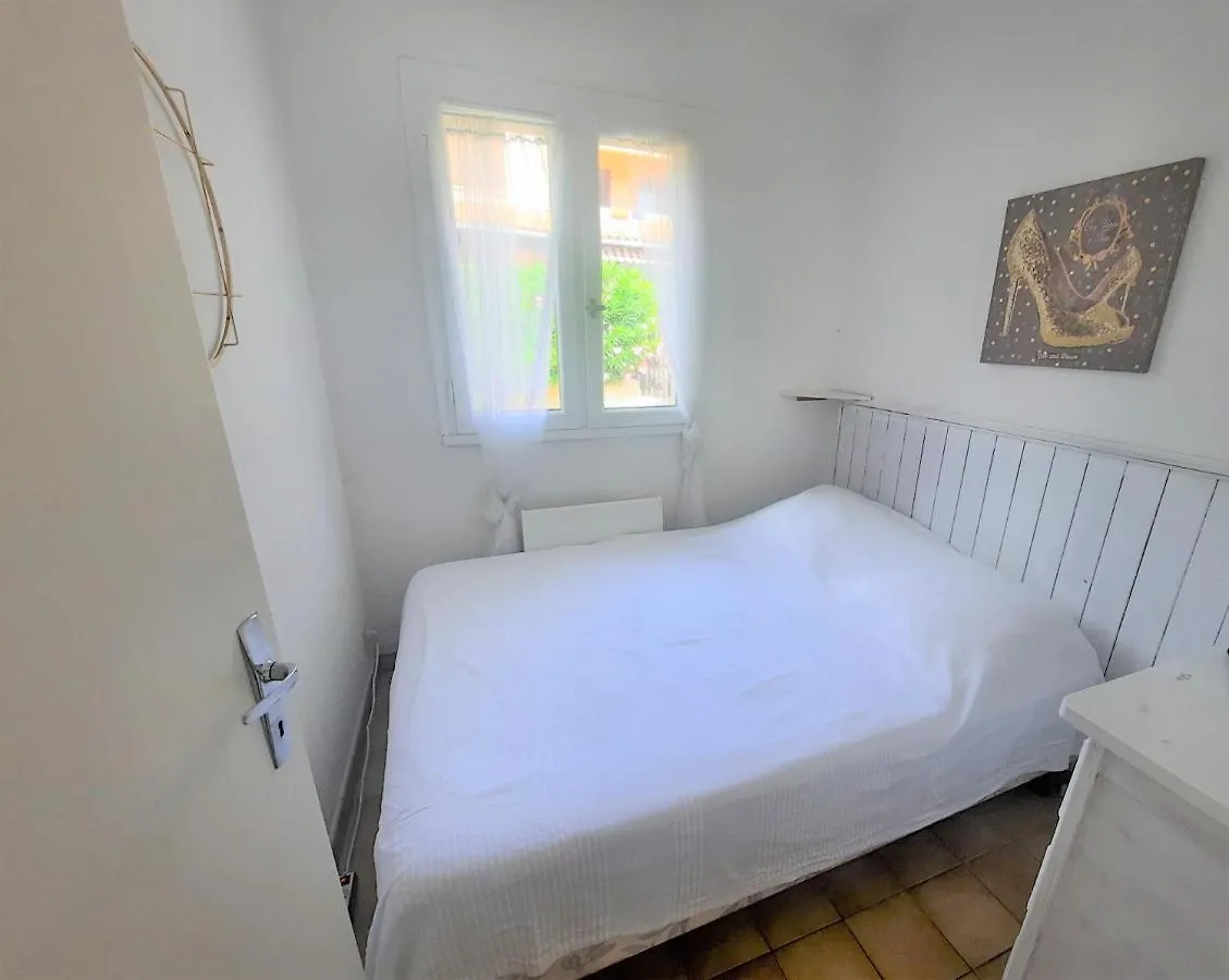 Cavalaire Sur Mer Appartement T3-160 M Plage - 800 M Centre-Ville. Park France