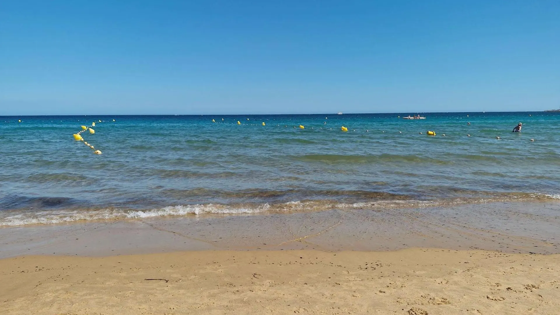 Cavalaire Sur Mer Appartement T3-160 M Plage - 800 M Centre-Ville. Park